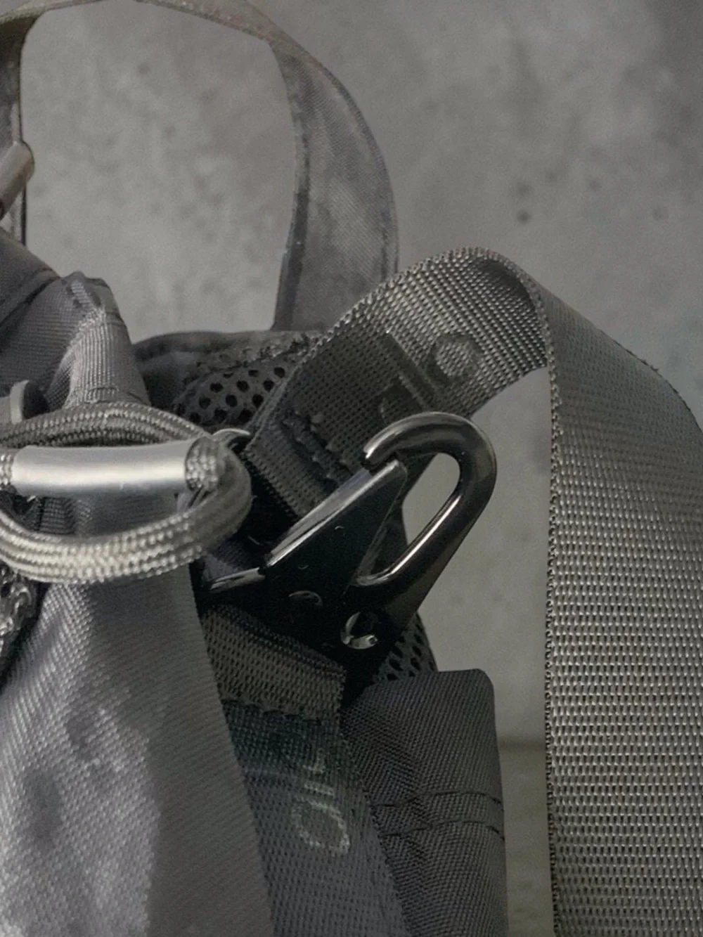 🤩ALO Yoga Black Drawstring Crossbody Bag
